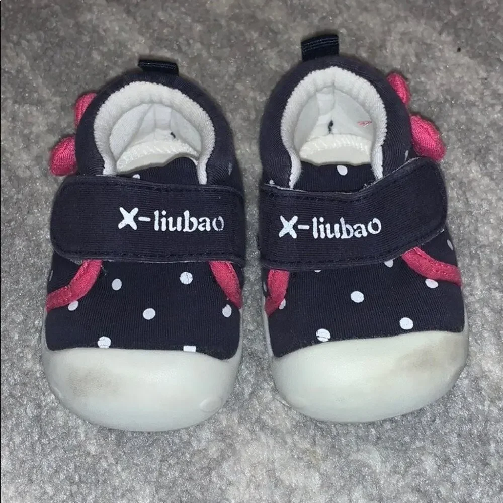 Infant strap close shoes girl with bow polka dot 3/4